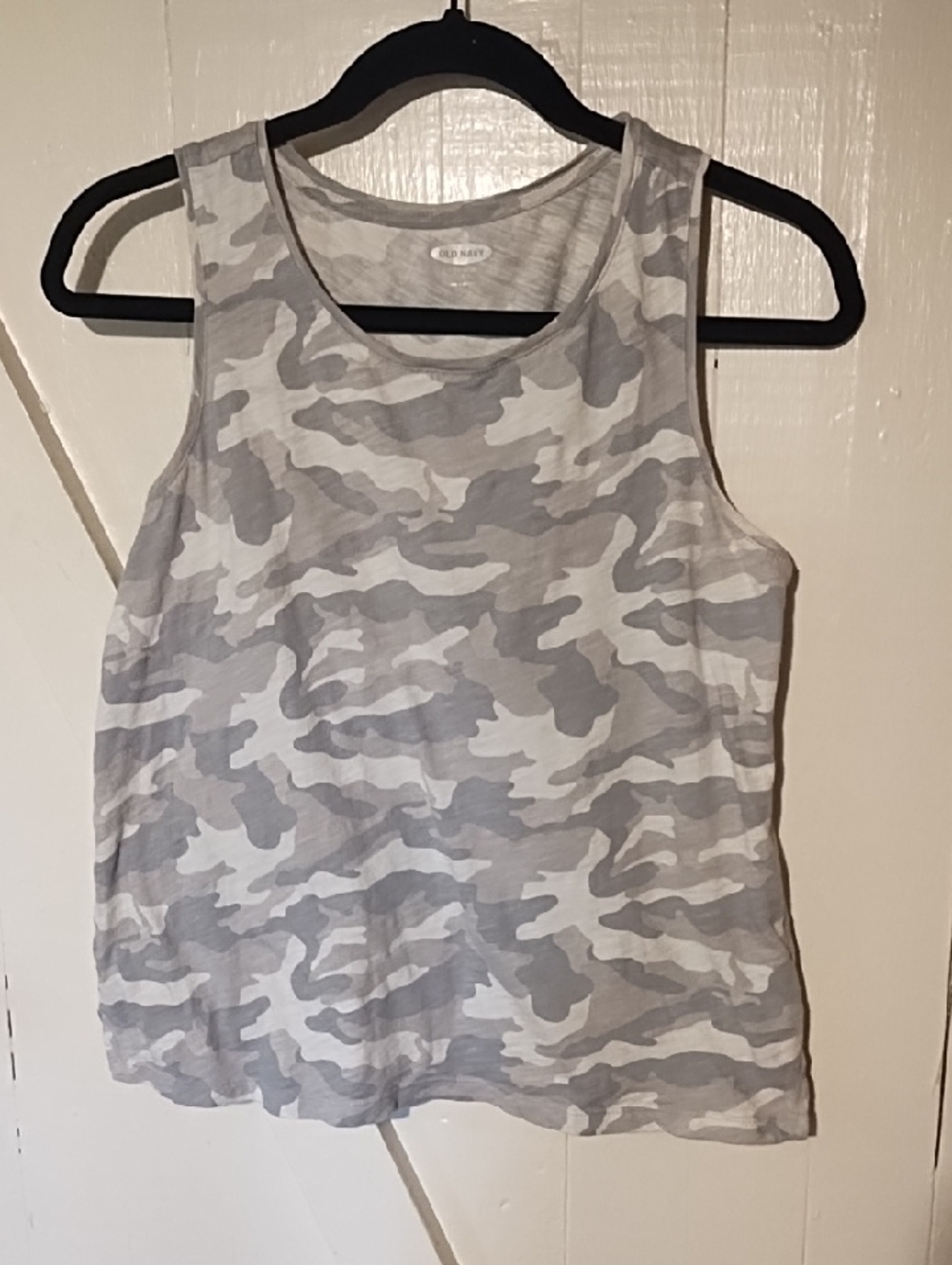 Old Navy Women's Light Gray Camo Tank Top